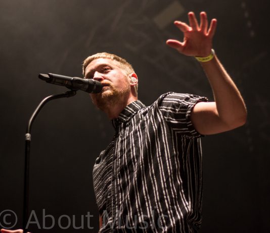 Maeckes Tour: Die Stunde zwischen Tilt und Gitarre