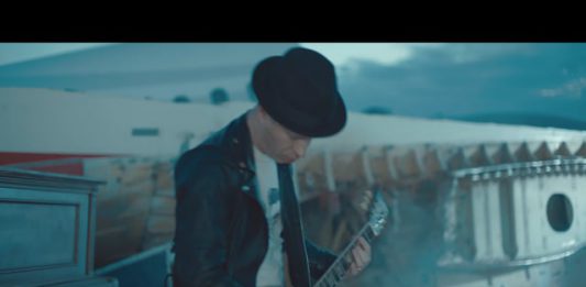 SUM41 – War (official Video)