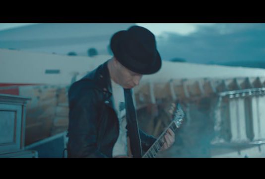 SUM41 – War (official Video)
