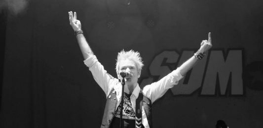 Sum41 zurück in Stuttgart Sum41 @ Taubertal Festival 2016 © Jasmin Zekl