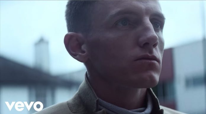 Louis Berry – Restless (Video)