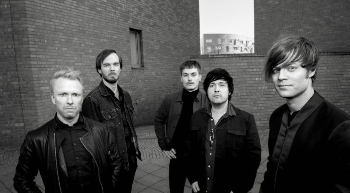 Mando Diao rocken wieder mit ihrer neuen Single Shake!