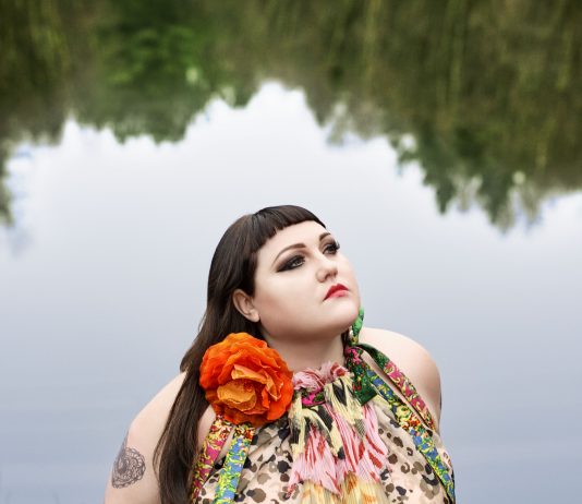 Beth Ditto ist zurück mit ihrem Soloalbum ‚Fake Sugar‘