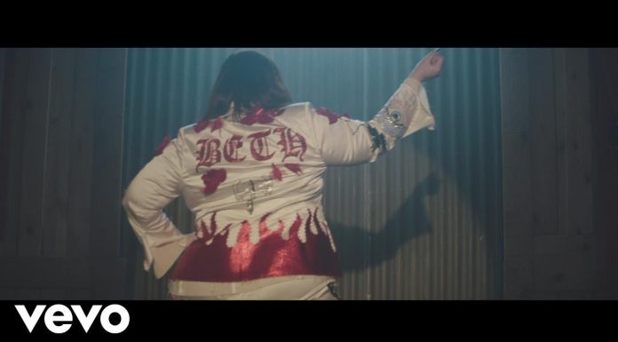 Beth Ditto Video zum neuen Song Fire