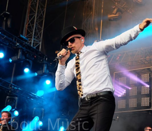 Jan Delay & LaBrassBanda beim 11. Winterbacher Zeltspektakel 2019