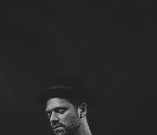 Lui Hill veröffentlicht sein neues Video – Words Become Useless