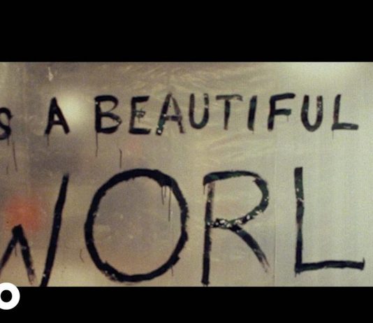 Noel Gallagher’s High Flying Birds – It’s A Beautiful World