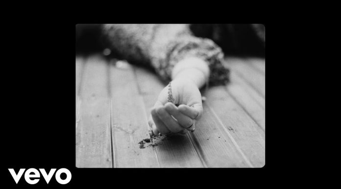 Neuer Song von Florence + The Machine – Sky Full Of Song