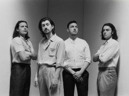 Arctic Monkeys präsentieren das Video zu Tranquility Base Hotel & Casino