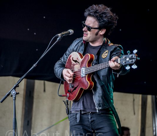 Black Rebel Motorcycle Club verschenken Song