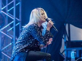 Alison Mosshart teilt erste Solo Single „Rise“