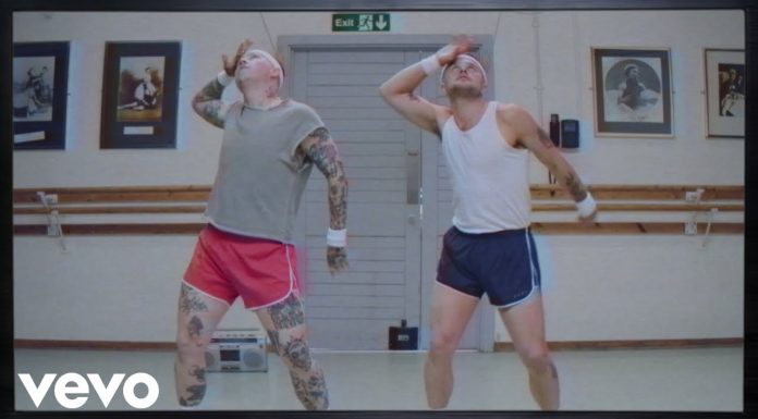 Neue Slaves Single – Cut and Run