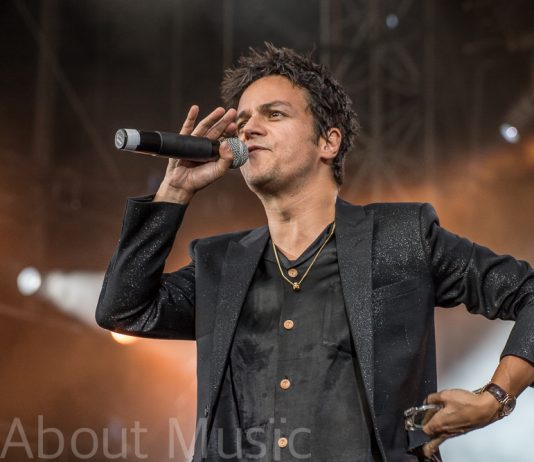 Jamie Cullum & Joss Stone auf dem Schlossplatz in Stuttgart – 19.07.2018