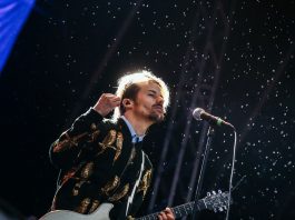 Bonaparte melden sich mit neuem Song und einer Tour zurück