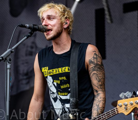 Itchy verschieben einen Teil der JA ALS OB Tour