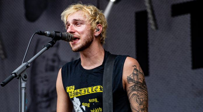 Itchy verschieben einen Teil der JA ALS OB Tour