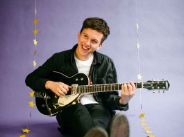 Ten Tonnes bringt sein Debüt auf große Tour