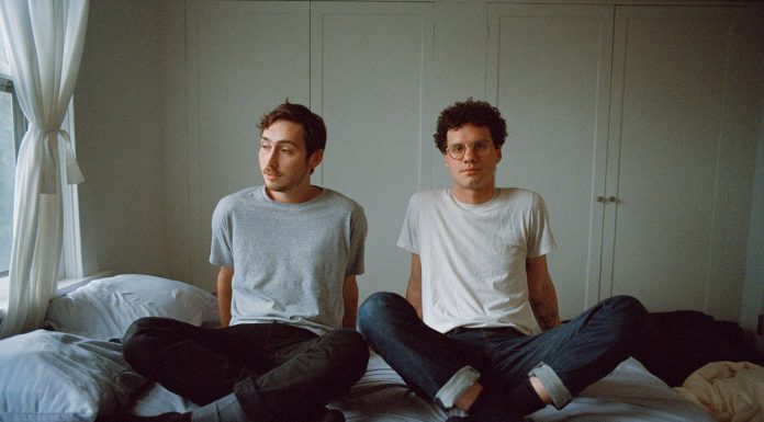 Whitney kündigen neues Album Forever Turned Around an