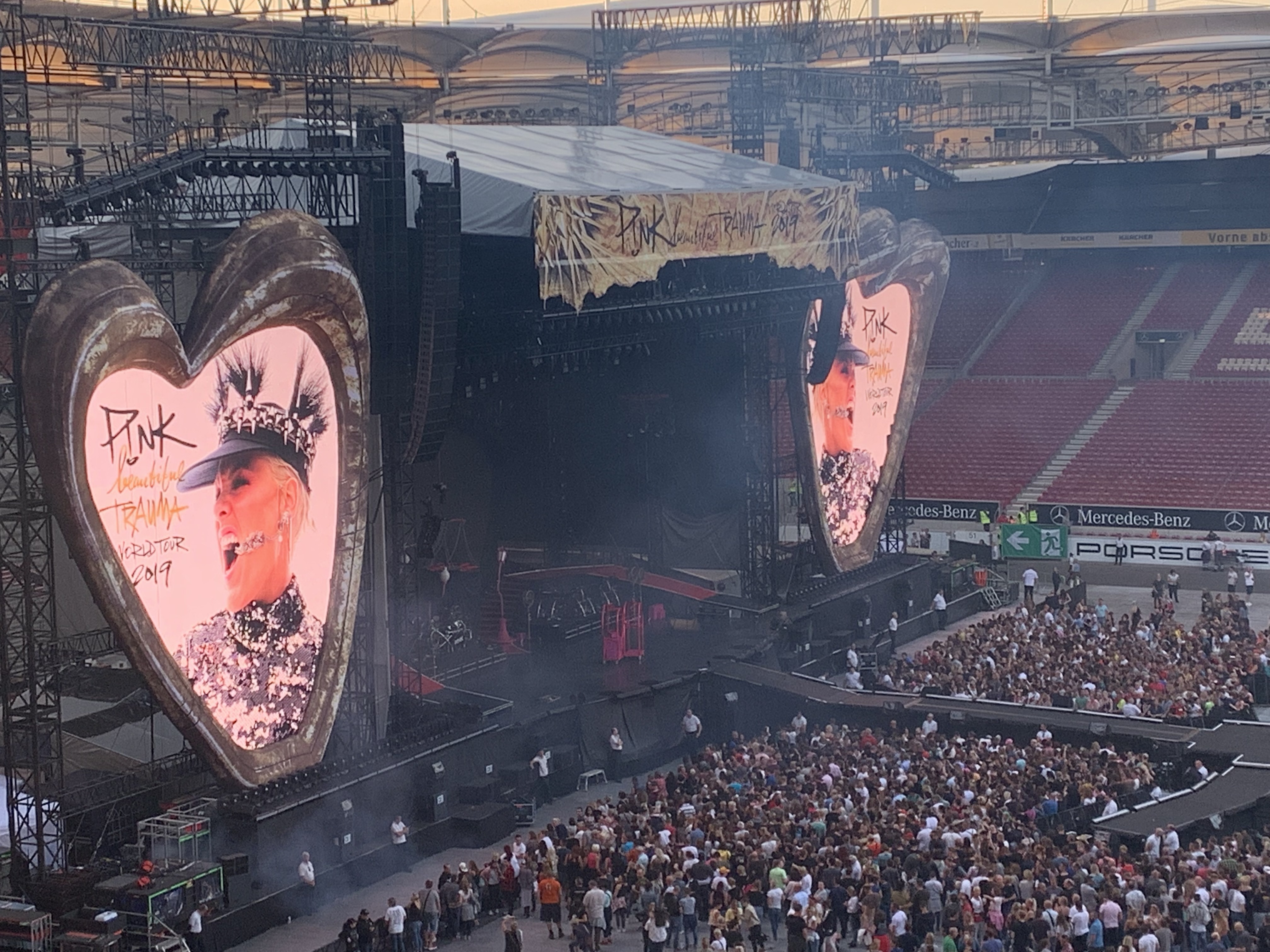 P Nk In Der Mercedes Benz Arena In Stuttgart 10 07 2019 About Music