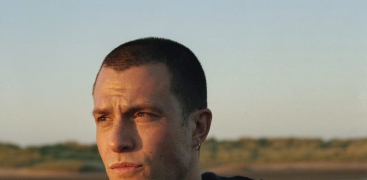 Orlando Weeks veröffentlicht erste Solo Single „Safe In Sound“