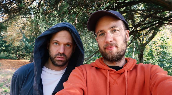 Gemeinsame Single: Andrew Applepie & LUI HILL – Solitary Ways