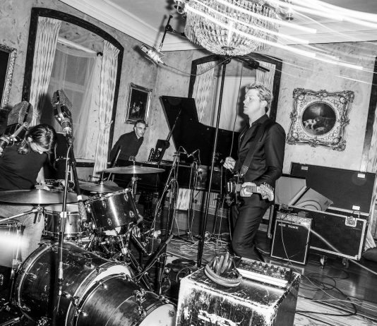 Johnossi veröffentlichen neues Album und gehen auf Tour
