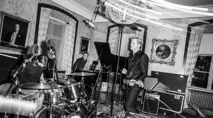 Johnossi – Torch // Flame