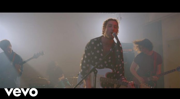 Sea Girls sind im Frühjahr 2020 auf Tour