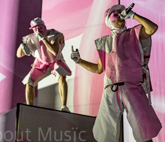 Deichkind zerlegen die Stuttgarter Schleyer-Halle