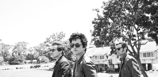 Billie Joe Armstrong (Green Day) – Manic Monday