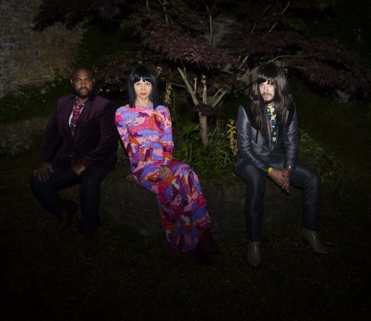 KHRUANGBIN teilen weitere Single Pelota