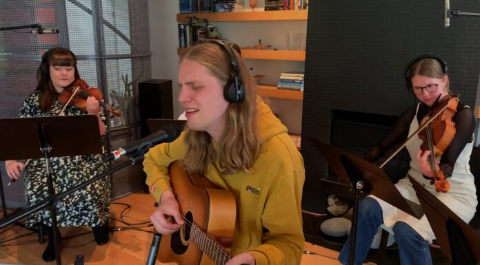 Daði Freyr veröffentlicht Akustik Version von Think About Things