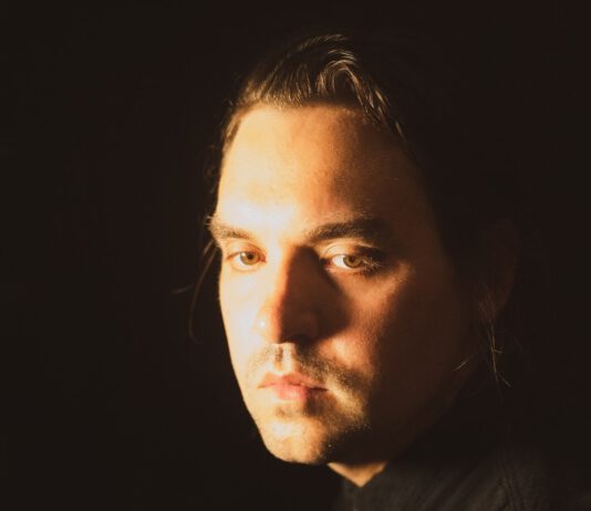 Will Butler teilt neuen Song „Close My Eyes“