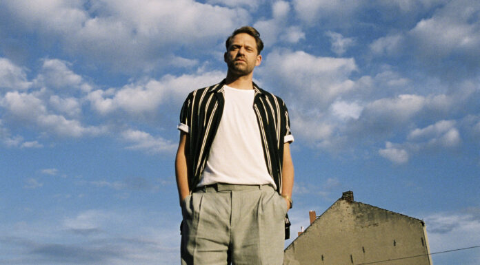 Unser Sonntagsvideo: LUI HILL – How Many Moons