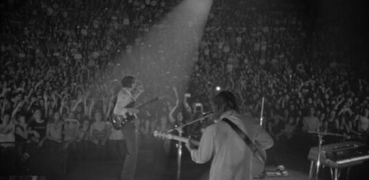 Arctic Monkeys – Arabella (Live At The Royal Albert Hall)