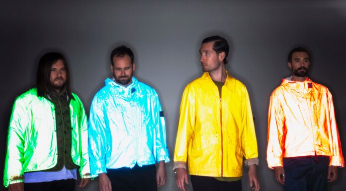 Neues von Bastille – Distorted Light Beam