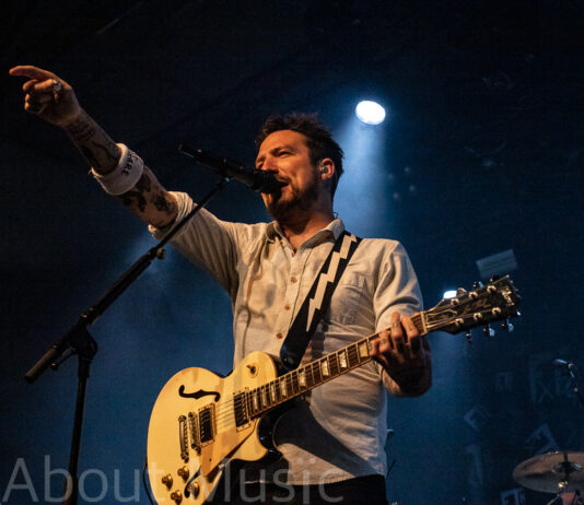 Endlich wieder Circle Pits – Frank Turner war in Stuttgart