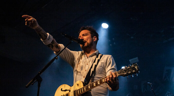 Endlich wieder Circle Pits – Frank Turner war in Stuttgart