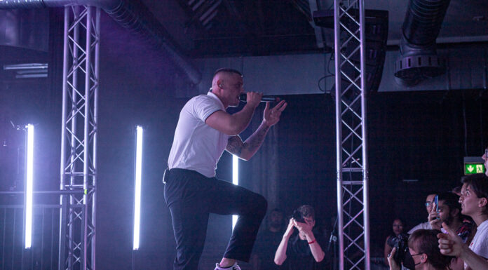 Disarstar hat den Club des Im Wizemann zerlegt