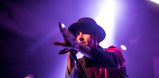 Gelungener Wochenstart mit Maxïmo Park Im Wizemann