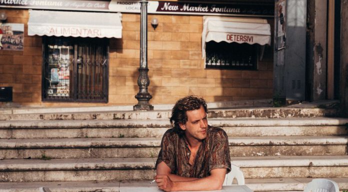 Warhaus geht im kommenden Jahr auf Tour