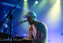 ÁSGEIR verzaubert im Club des Im Wizemann in Stuttgart