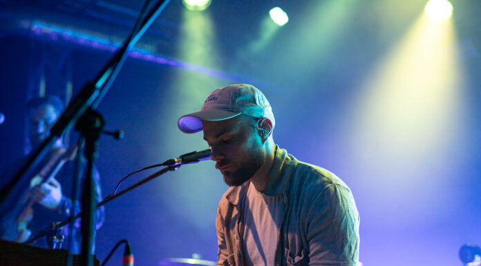 ÁSGEIR verzaubert im Club des Im Wizemann in Stuttgart