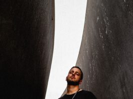 Döll kündigt neues Solo Album an und geht auf Tour