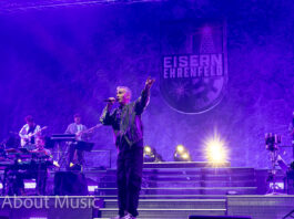 Jan Böhmermann und das Rundfunk-Tanzorchester Ehrenfeld Live in Stuttgart