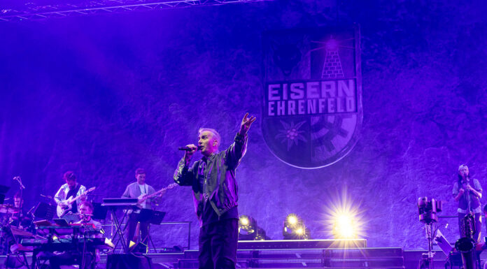 Jan Böhmermann und das Rundfunk-Tanzorchester Ehrenfeld Live in Stuttgart