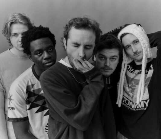 Gewinnspiel: EASY EASY in Stuttgart